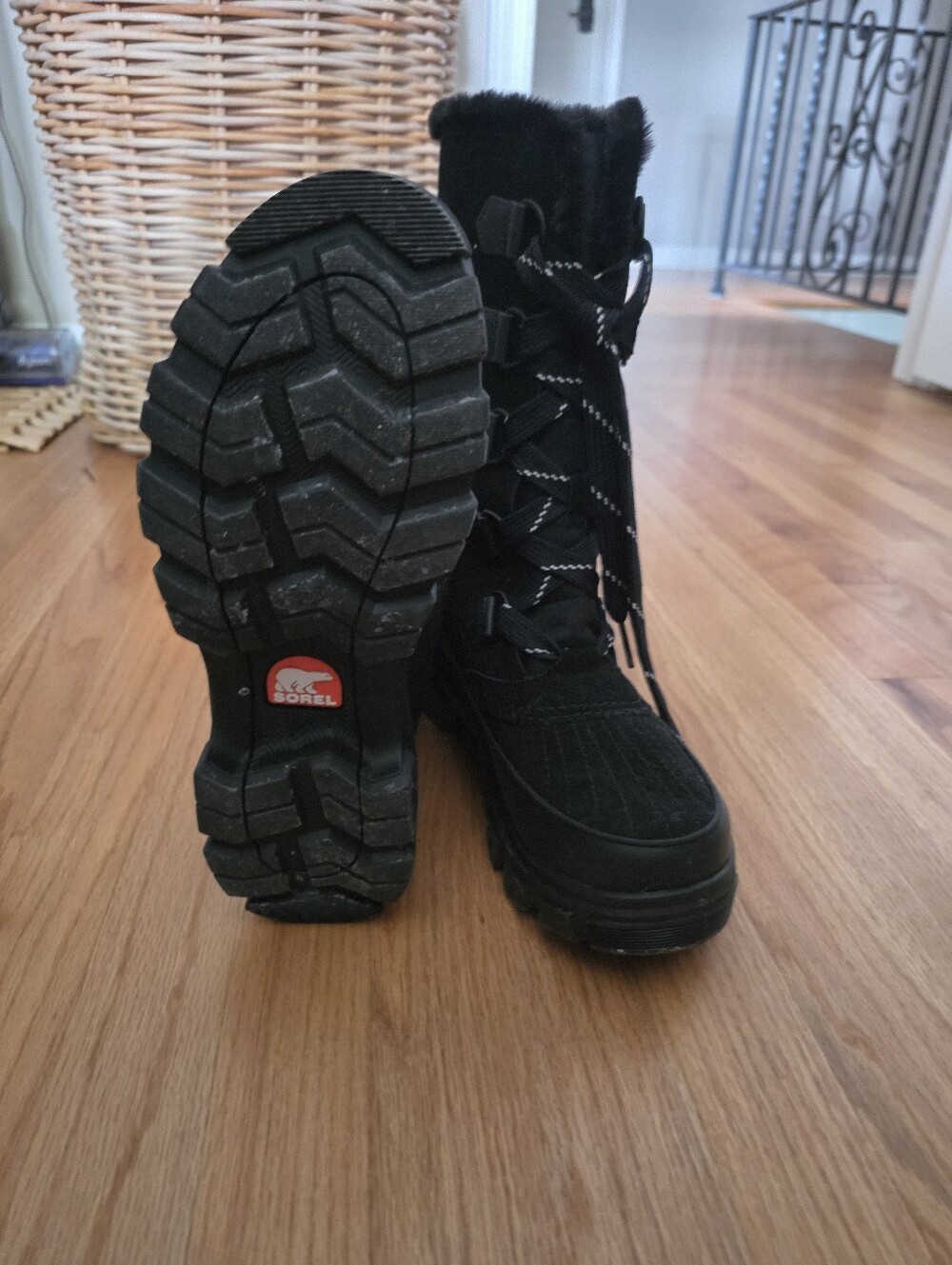 Women's Sorely Black Insulated Winter Lace-Up Boots - Picture 3 of 6